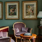 Grand Hotel