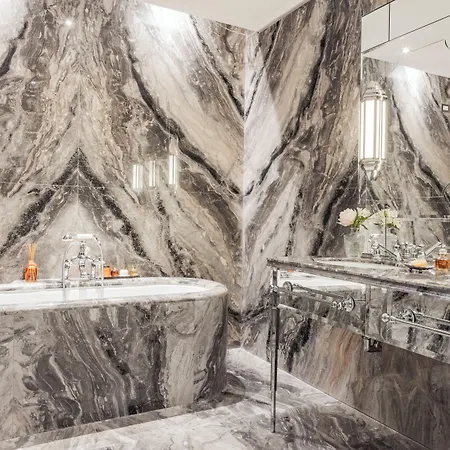 特雷麦梭大酒店 酒店