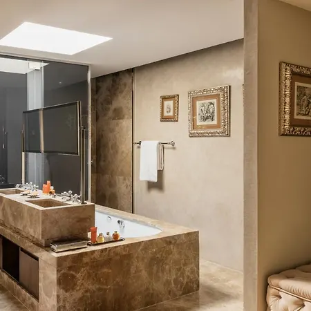 Grand Hotel 5*